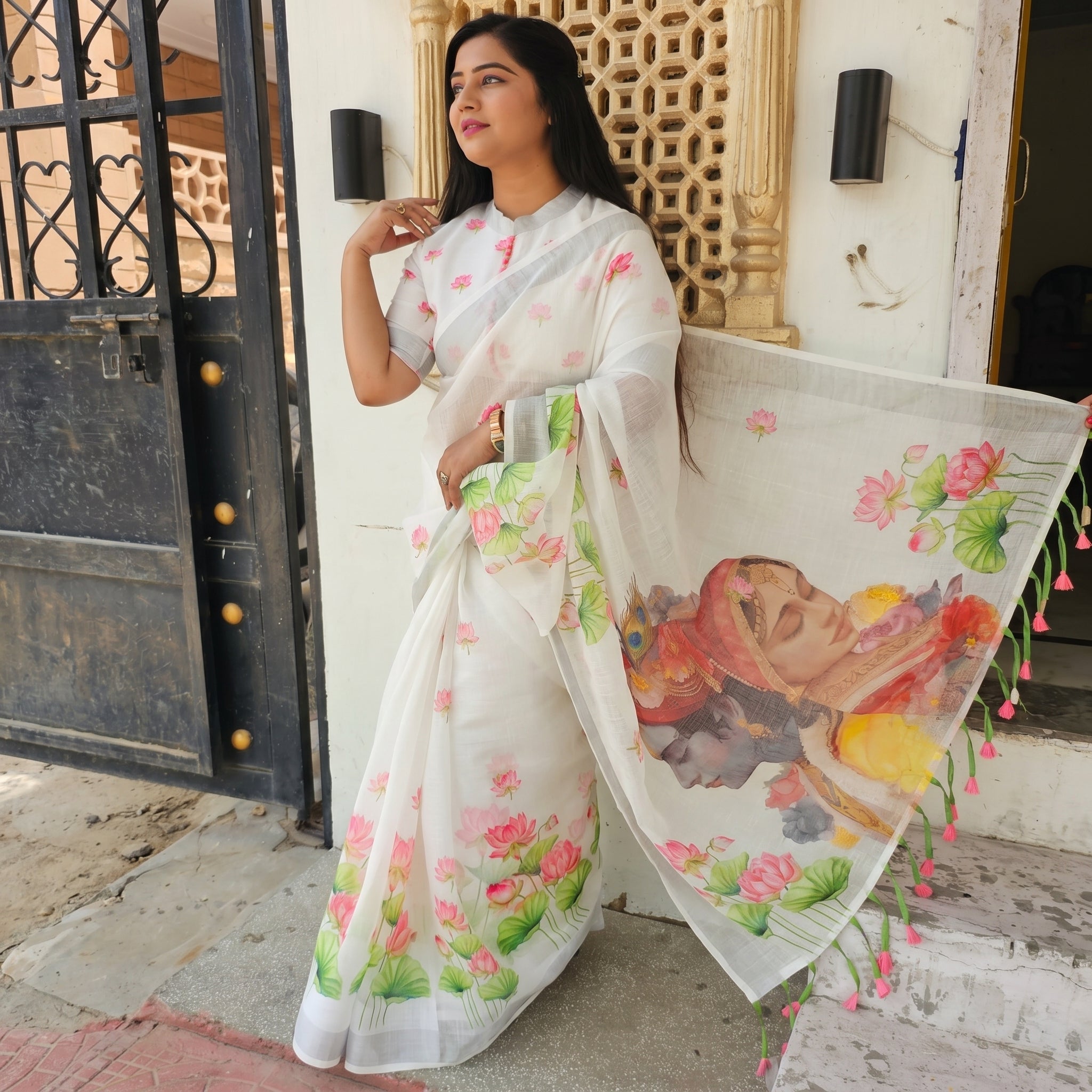 Linen White Floral Printed Saree with Artistic Pallu