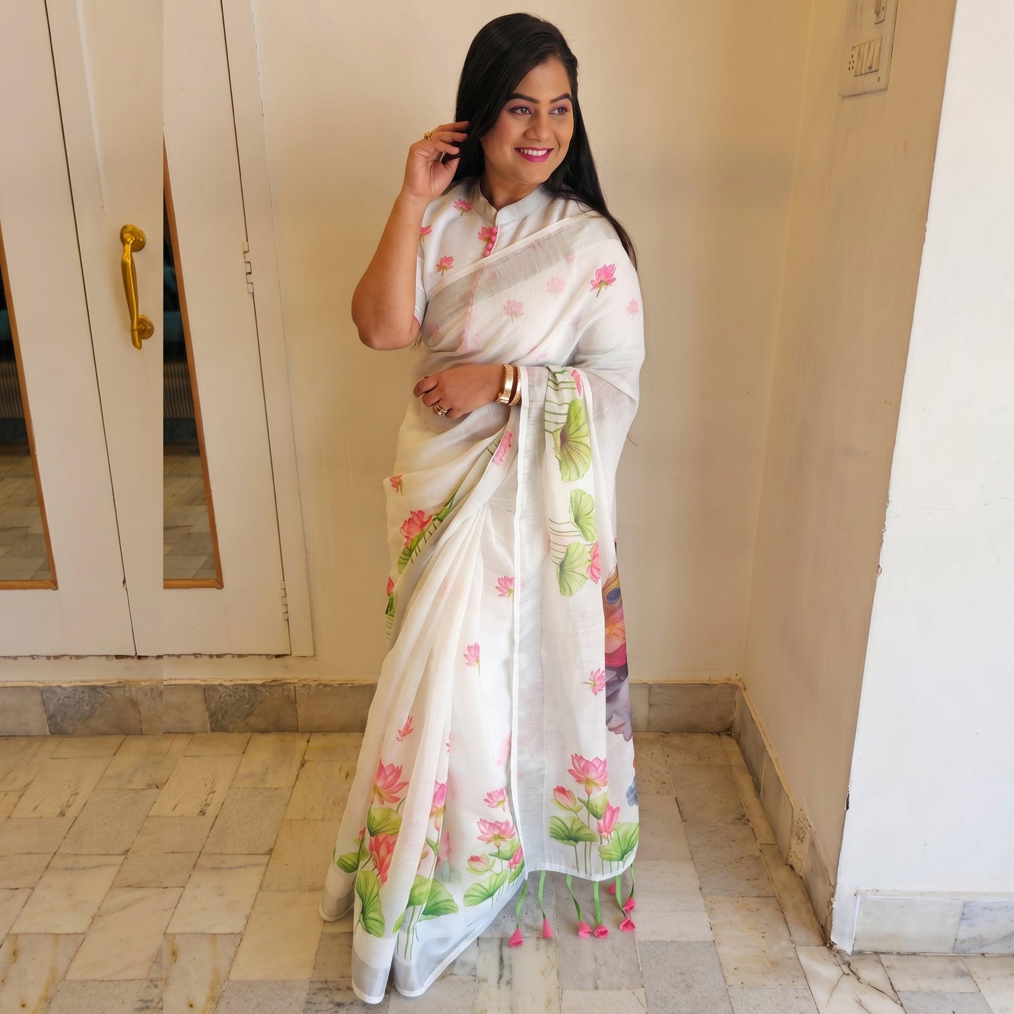 Linen White Floral Printed Saree with Artistic Pallu