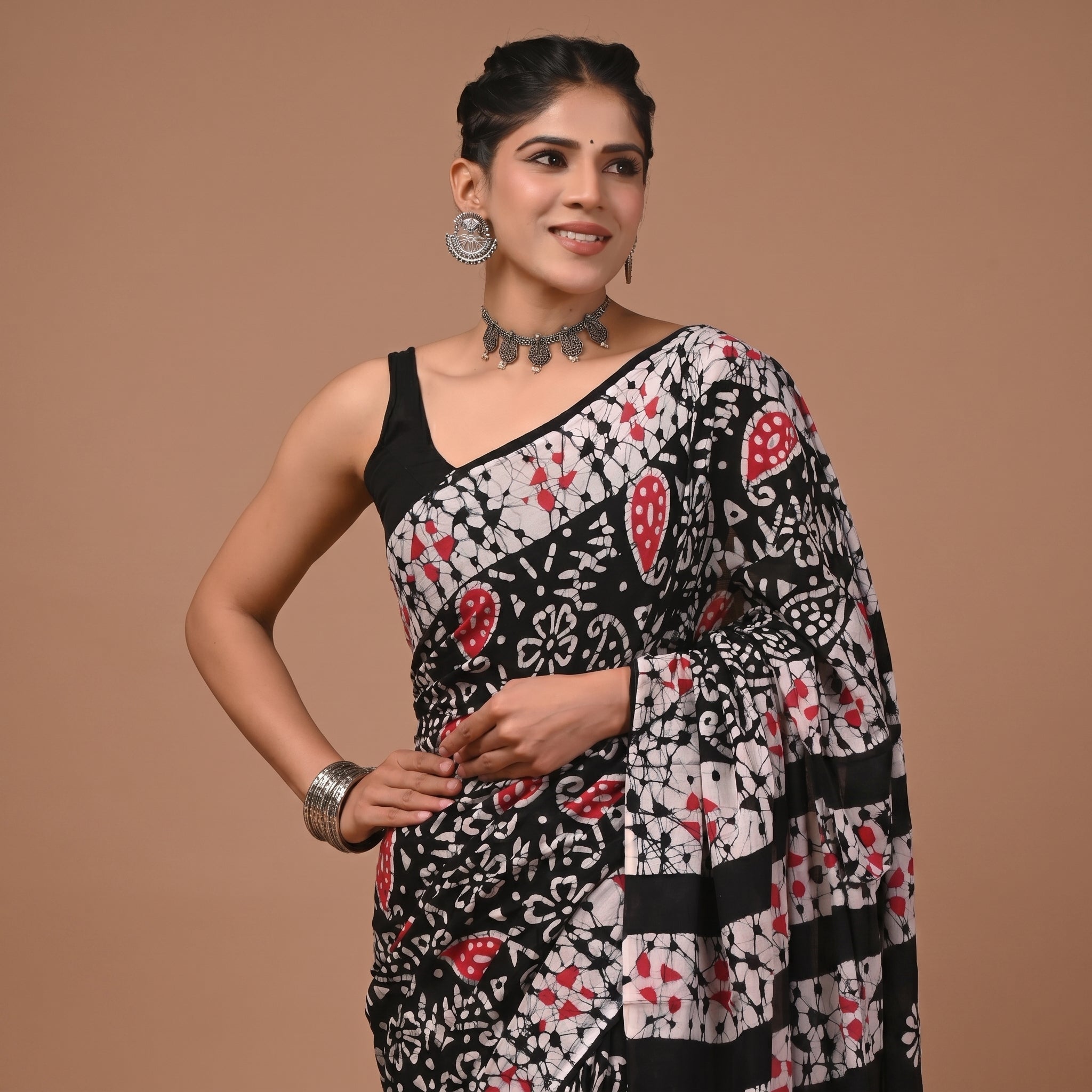 Hand Block Printed Cotton Mul Saree - Black White Red Paisley Floral